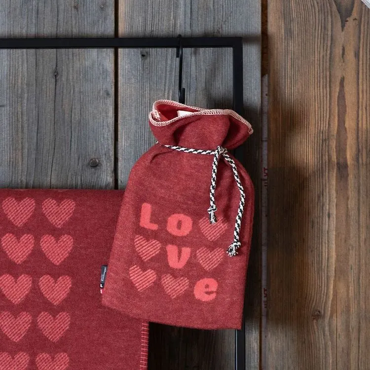 SILVRETTA Wärmflasche Love rot
