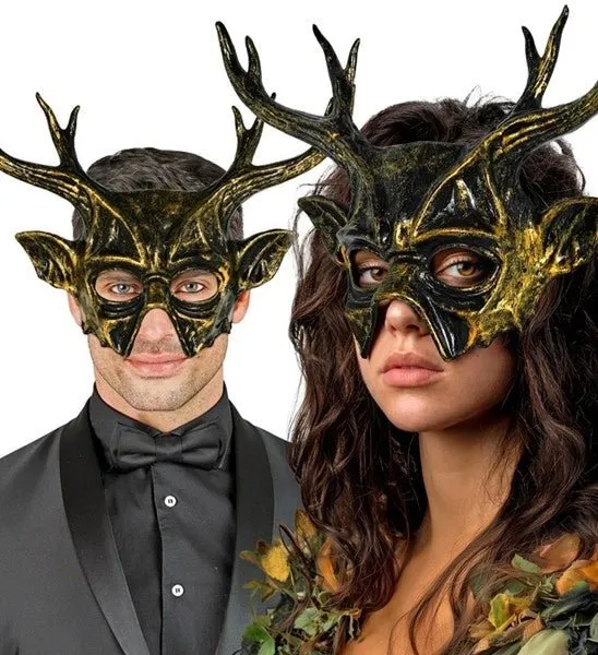 MASKE „GEHORNTE ZIEGE“ – HARTER KUNSTSTOFF
