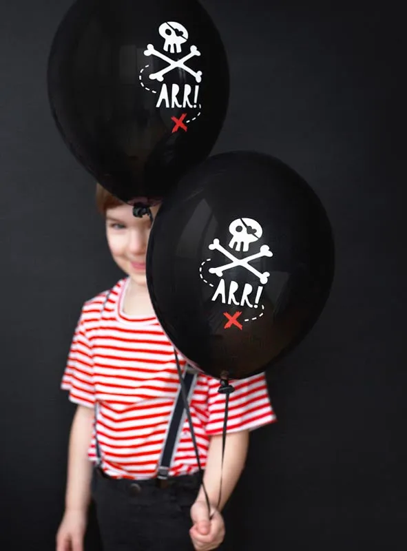 Schwarze Luftballons mit Totenkopf 30cm