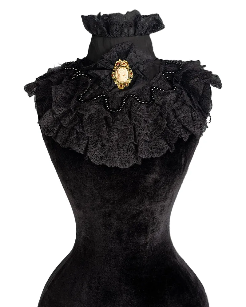 Schwarzer Gothic Rüschenkragen mit Brosche