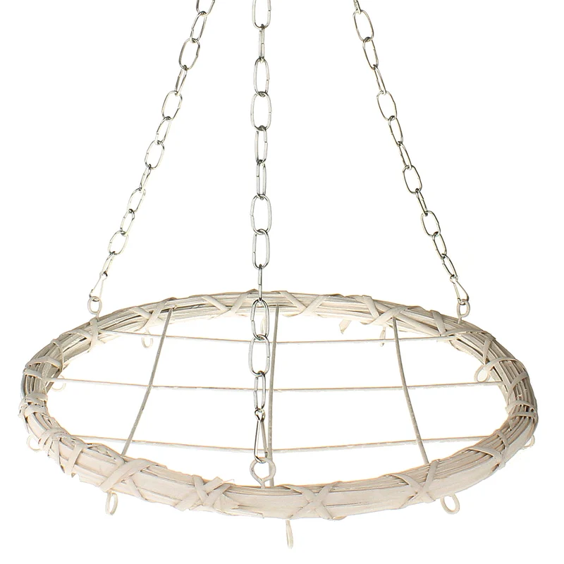 Kranz, Weide zum Hängen mit Gitter und Metallkette