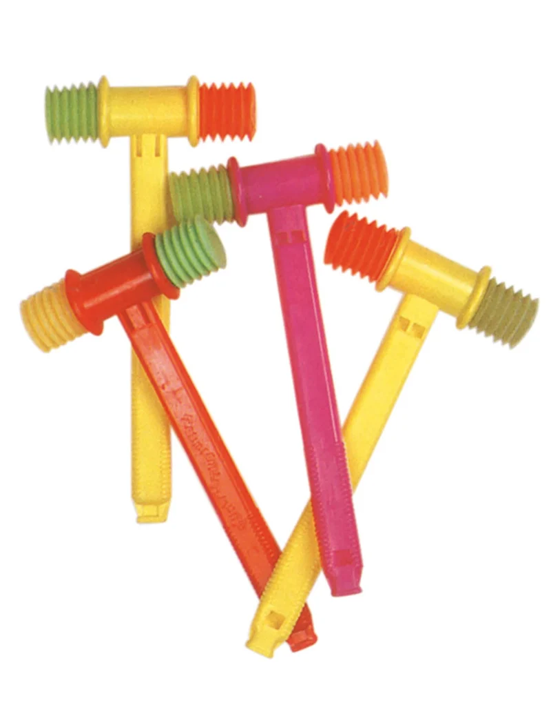 Quietschender Hammer mit Pfeife