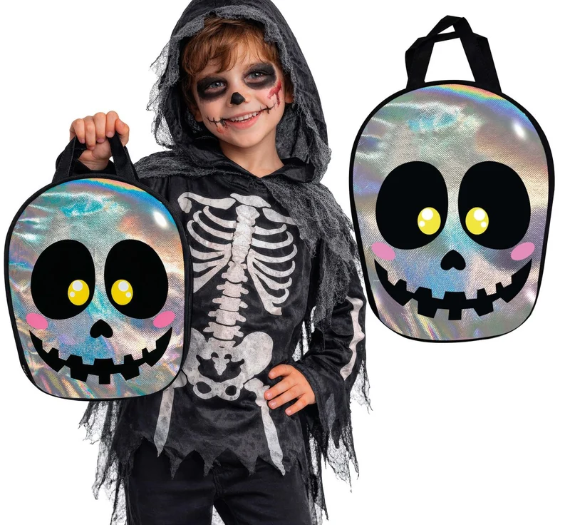Silberne Tasche mit Totenkopf