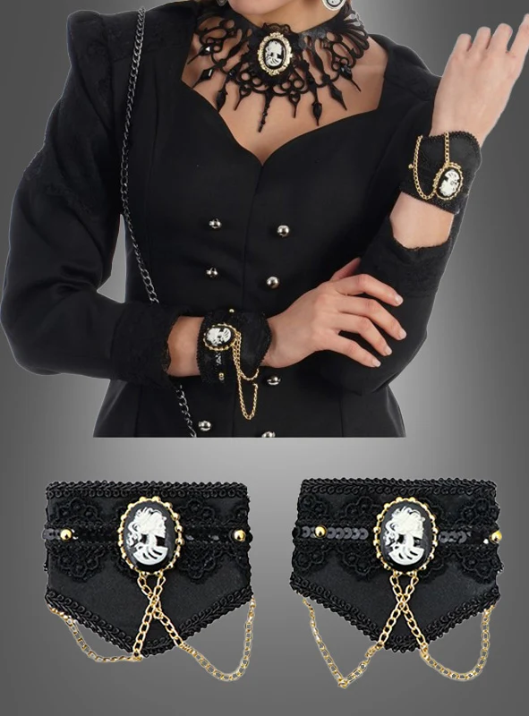 Gothic Armschmuck mit Brosche