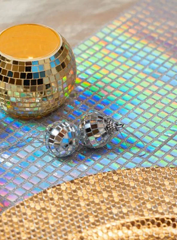 Schillernder Disco Tischläufer silber 26x300cm