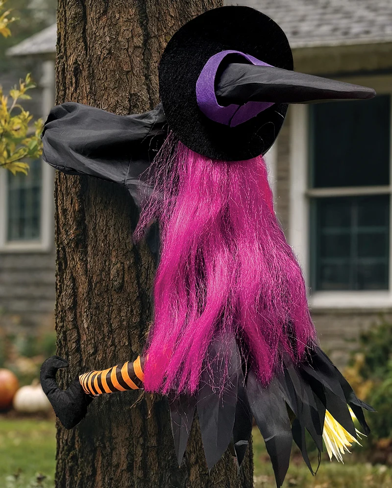 Baum umklammernde Hexe