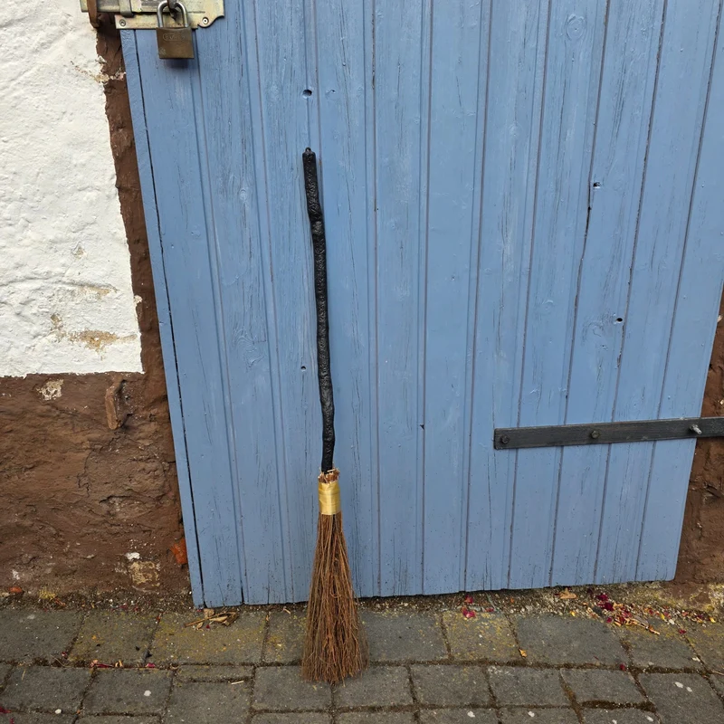 Hexenbesen – 90 cm Halloween-Requisite