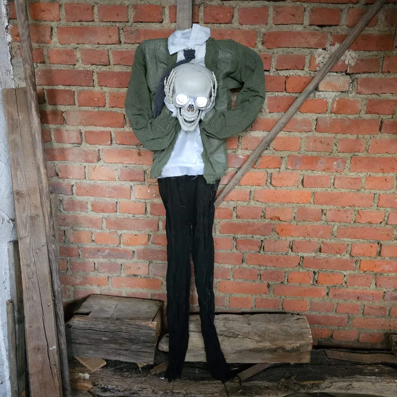 Hängendes kopfloses animatronic Skelett Antonio