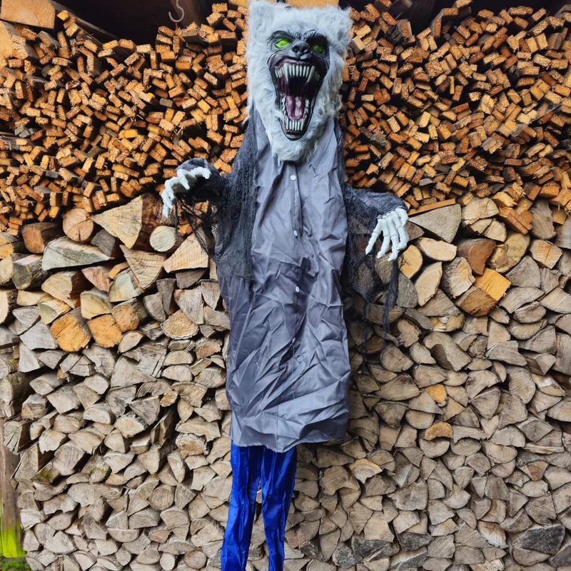 Gigantischer Animatronic-Werwolf Riven