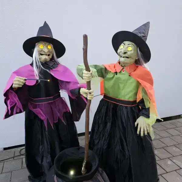 Halloweenfigur "2 Hexen mit Kochtopf"
