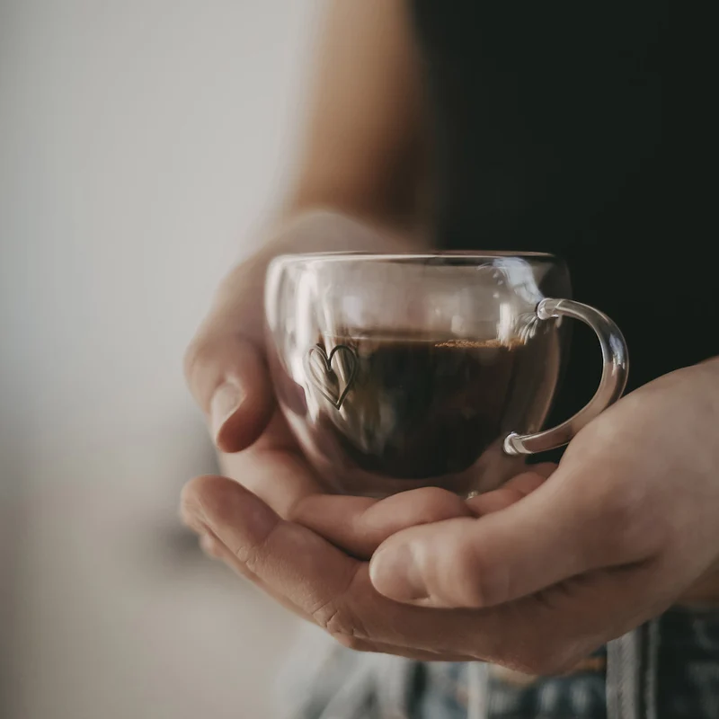 Eulenschnitt doppelwandiges Espressoglas mit Henkel