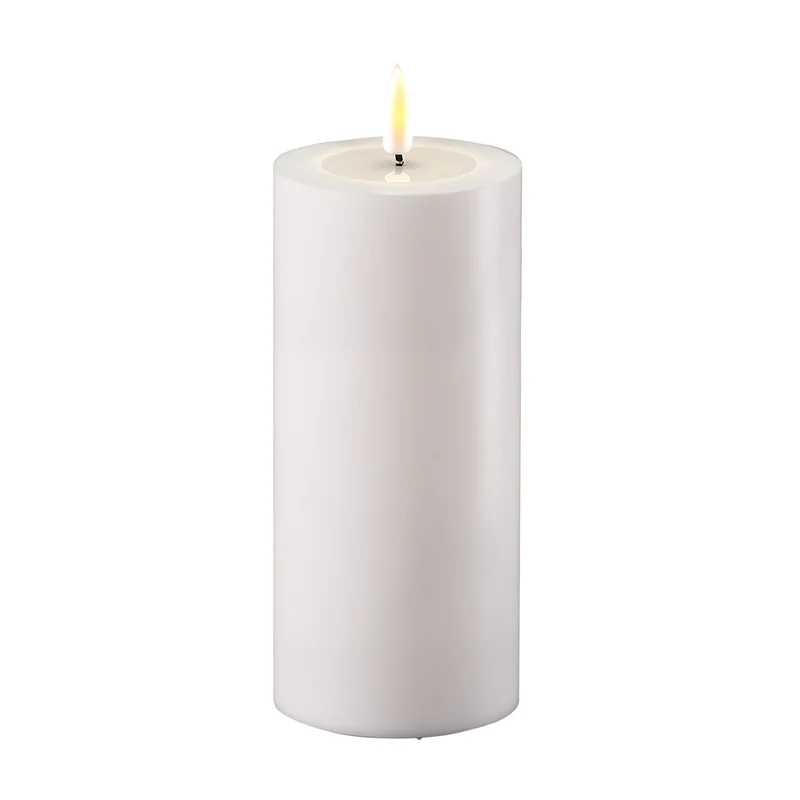 DELUXE LED Stumpenkerze Weiß 7,5 x 15 cm Outdoor