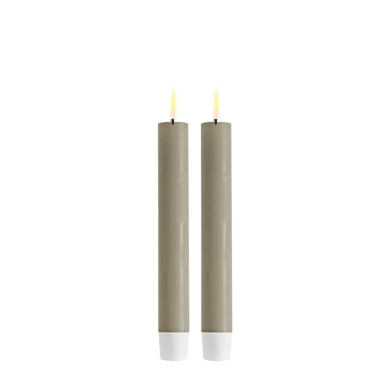 DELUXE LED Stabkerze Sandfarben 15 cm 2er-Set