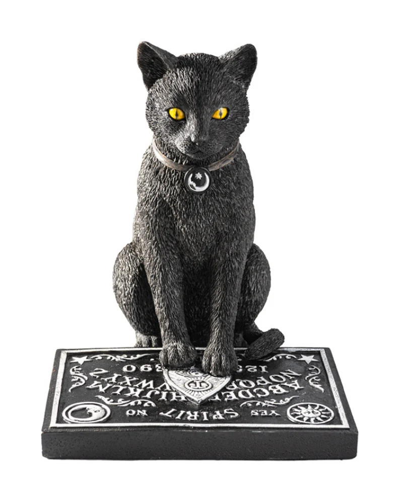 Schwarze Katze mit Hexenbrett