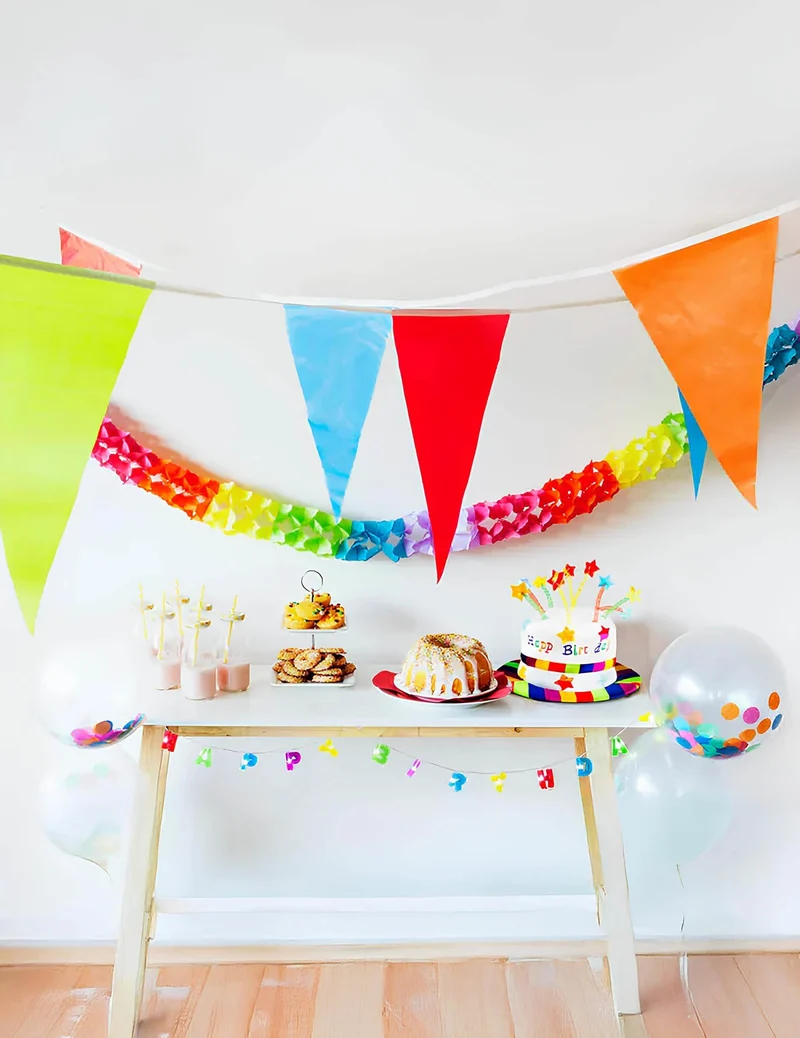 Bunte Wimpelkette aus Kunststoff 10 m