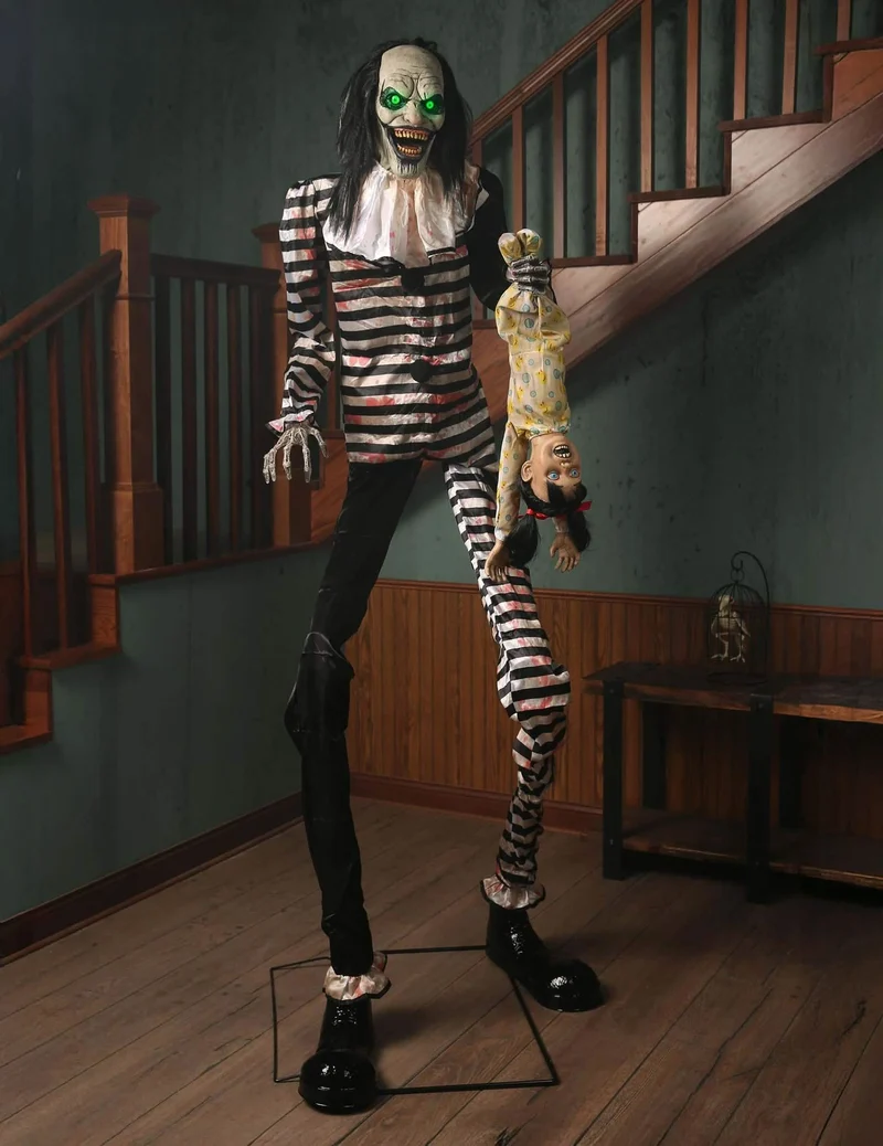 Clown mit hängendem Kind Animatronic Deko schwarz weiß 2,15 m