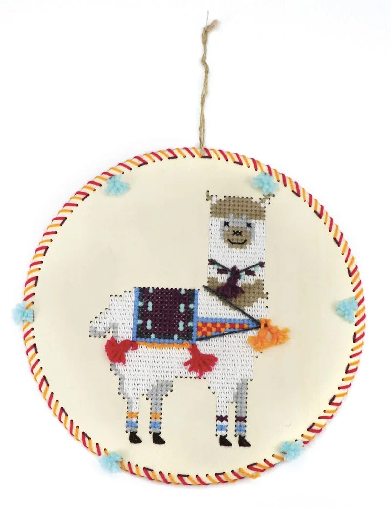 Stickset Lama-Hängedekoration 22 cm aus Holz