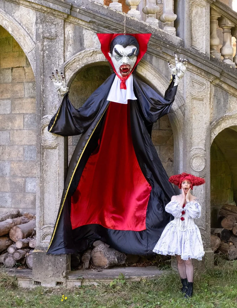 Halloween hängender Vampir 320 cm