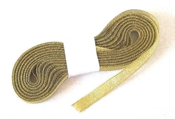 Goldfarbenes Metallic-Band 6 mm x 10 m für Tischdekoration